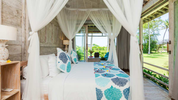 Sungai Tinggi Beach Villa - Joglo bedroom details